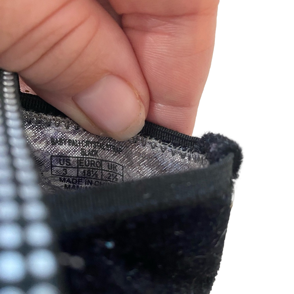 Infant shoes by Stuart Weitzman size 3 black velvet - Picture 4 of 4